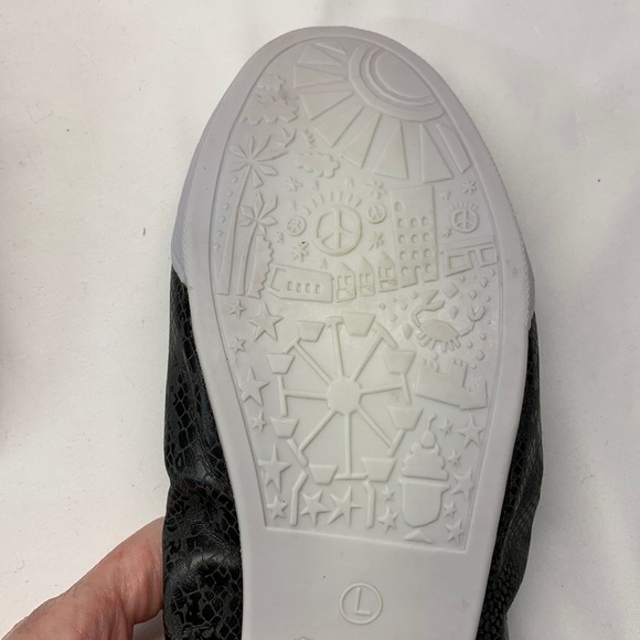 Kruzers by Fit Kicks Foldable Shoes Flats Black Snake Skin Pattern Size Large - Picture 8 of 9